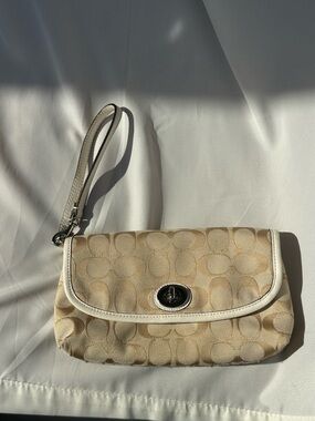 Coach Signature Wristlet Beige Canvas White Trim Turn Lock